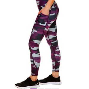 🌷NWT REEBOK 7/8 pocket high rise legging - Size L/XL